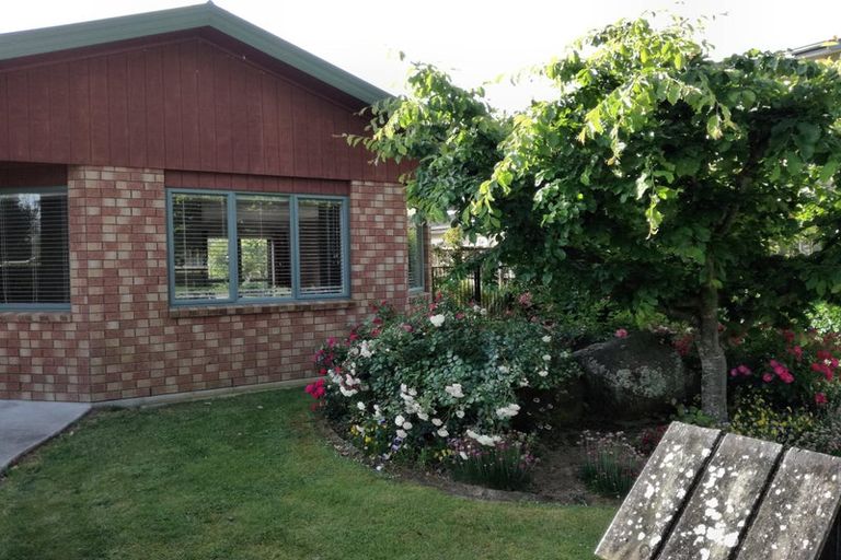 Photo of property in 37 Carlyle Street, Leamington, Cambridge, 3432