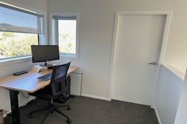 Photo of property in 8 Tainui Terrace, Tawa, Wellington, 5028