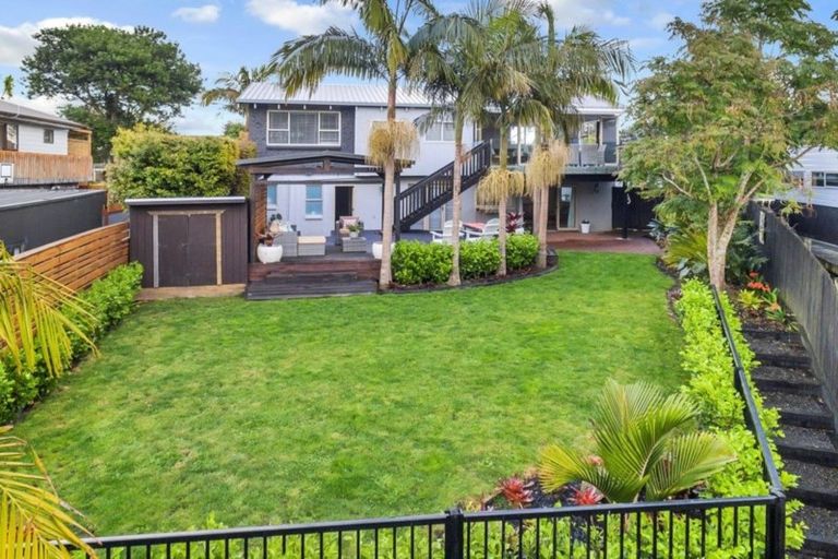 Photo of property in 9 Valerie Crescent, Okura, Albany, 0792