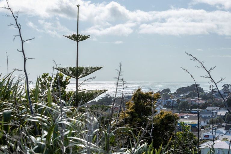 Photo of property in 5b Mission Street, Moturoa, New Plymouth, 4310