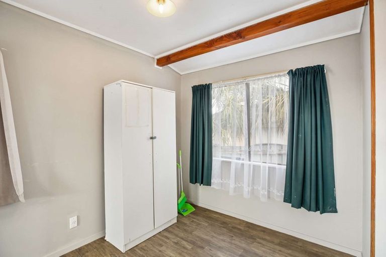 Photo of property in 1 Templeton Place, Clendon Park, Auckland, 2103