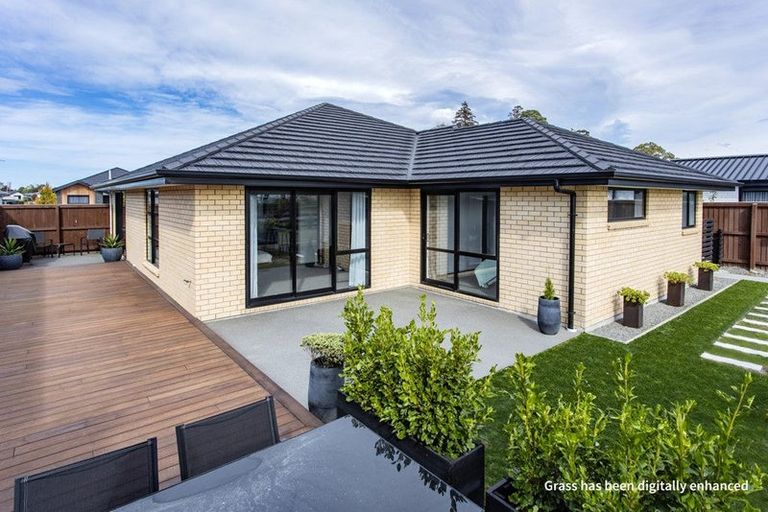 Photo of property in 35 Tara Crescent, Woodend, 7610