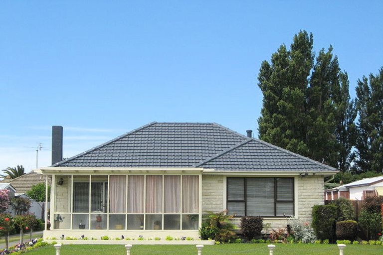 Photo of property in 31 Cuffs Road, Wainoni, Christchurch, 8061