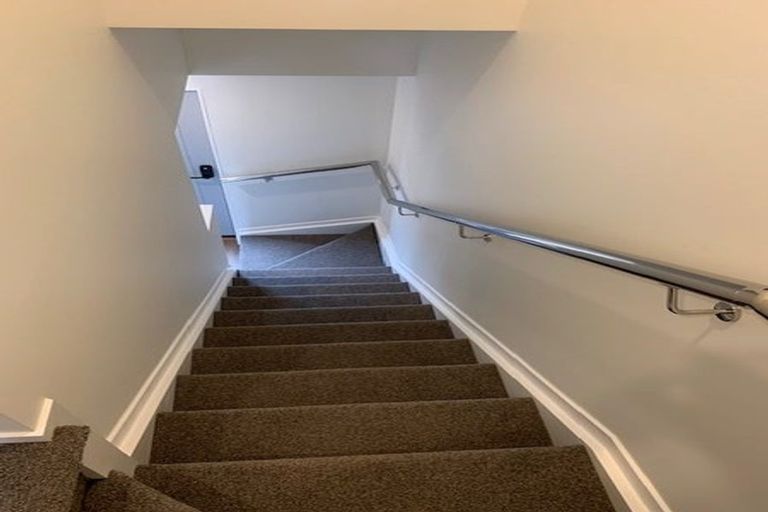 Photo of property in 6 Hoopers Road, Glen Eden, Auckland, 0602