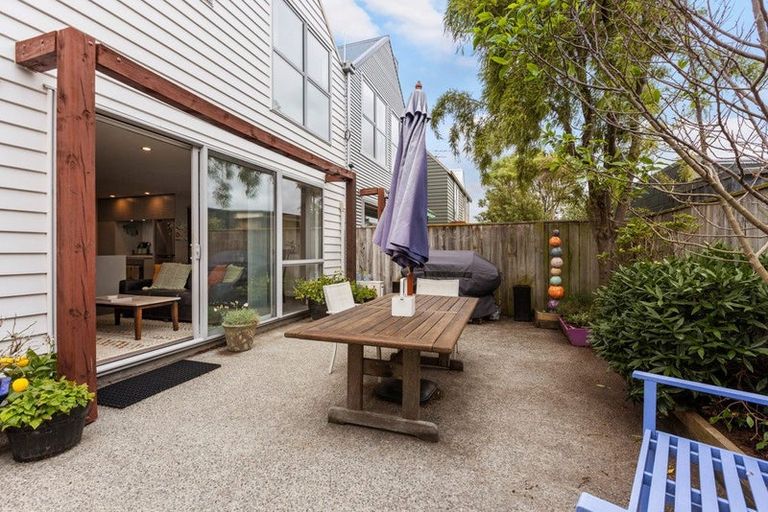 Photo of property in 3/17 Argentine Avenue, Miramar, Wellington, 6022