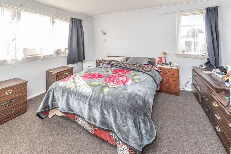 Photo of property in 180 Puriri Street, Castlecliff, Whanganui, 4501