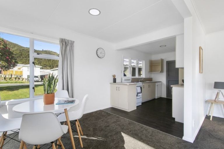 Photo of property in 61 Russell Road, Wainuiomata, Lower Hutt, 5014