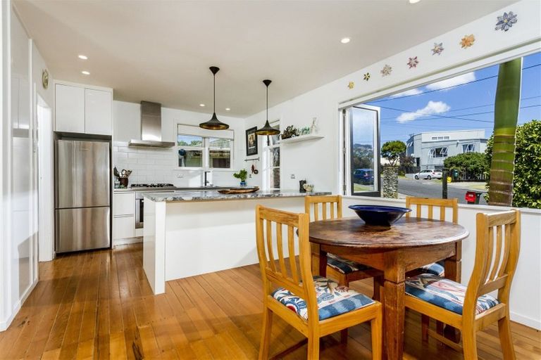 Photo of property in 2 Leander Road, Bayswater, Auckland, 0622