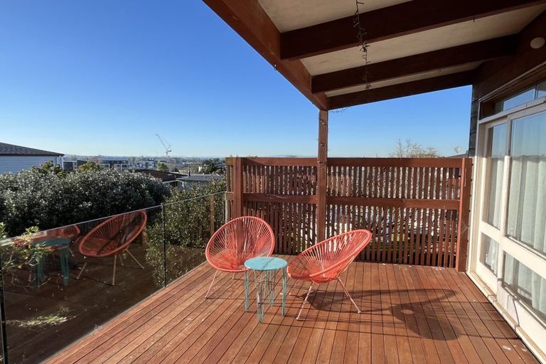 Photo of property in 69 Potter Avenue, Northcote, Auckland, 0627