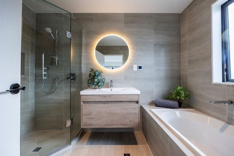 Photo of property in 40e Evelyn Place, Hillcrest, Auckland, 0627