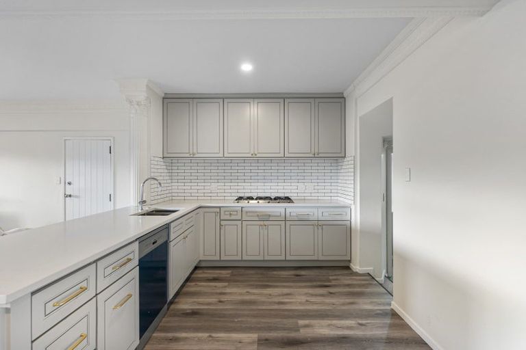 Photo of property in 6 Mahinga Place, Massey, Auckland, 0614