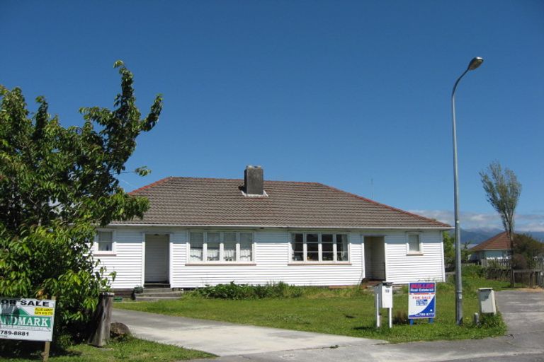 Photo of property in 10-12 Riley Place, Westport, 7825