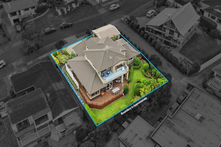 Photo of property in 3 Pounamu Place, Shelly Park, Auckland, 2014