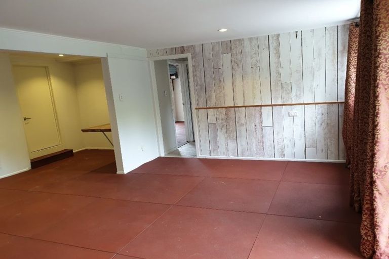 Photo of property in 9 Merchant Avenue, Te Atatu South, Auckland, 0610