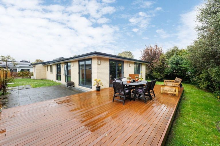 Photo of property in 4 Northbrook Court, Roslyn, Palmerston North, 4414