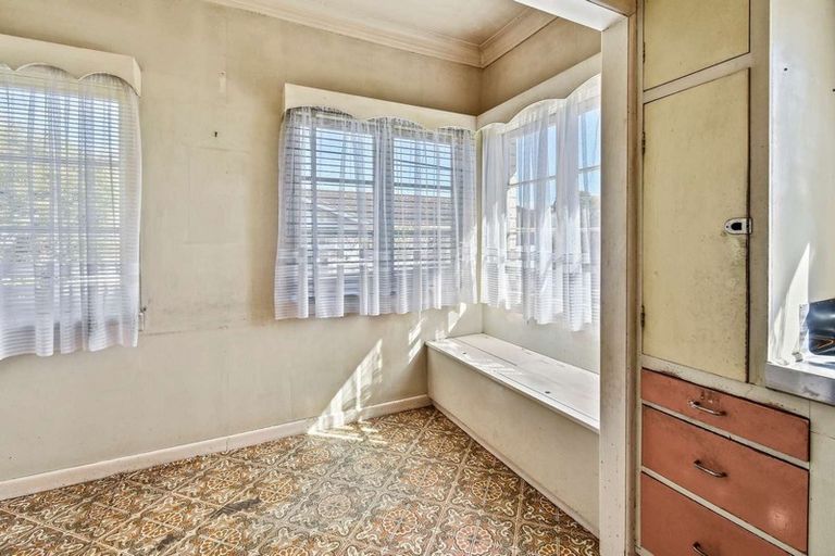 Photo of property in 17 Peverill Crescent, Papatoetoe, Auckland, 2025