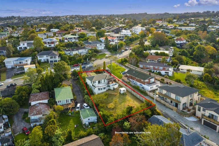Photo of property in 70 Chivalry Road, Glenfield, Auckland, 0629