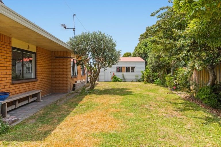 Photo of property in 2/8 Inverell Place, Mount Maunganui, 3116