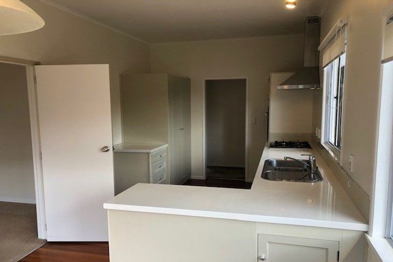 Photo of property in 1/7 Sylvan Park Avenue, Milford, Auckland, 0620