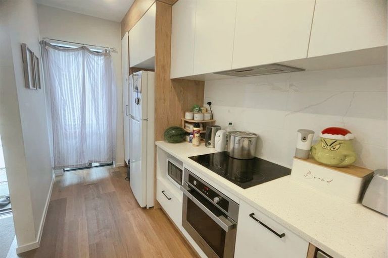 Photo of property in 8 Korokio Lane, Henderson, Auckland, 0612