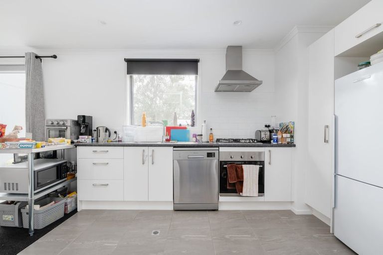 Photo of property in 35e Ross Crescent, Fairfield, Hamilton, 3214