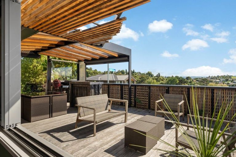 Photo of property in 5 Greenvale Place, Welcome Bay, Tauranga, 3112