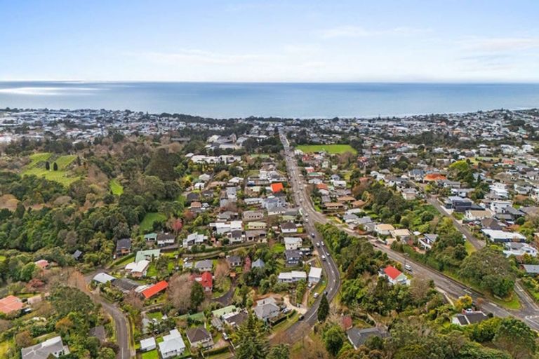 Photo of property in 10b Awanui Street, Merrilands, New Plymouth, 4312