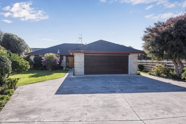 Photo of property in 15 Cedar Drive, Paraparaumu Beach, Paraparaumu, 5032