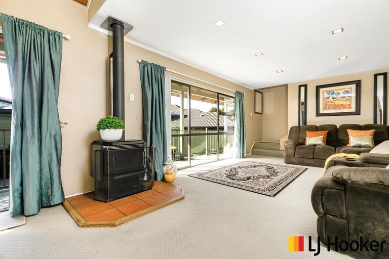 Photo of property in 16 Muirfield Street, Wattle Downs, Auckland, 2103
