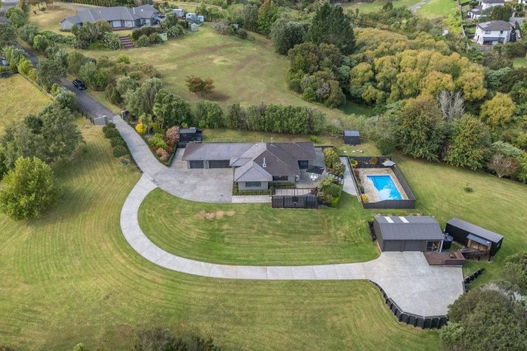 Photo of property in 71 Kaipara Road, Papakura, 2582