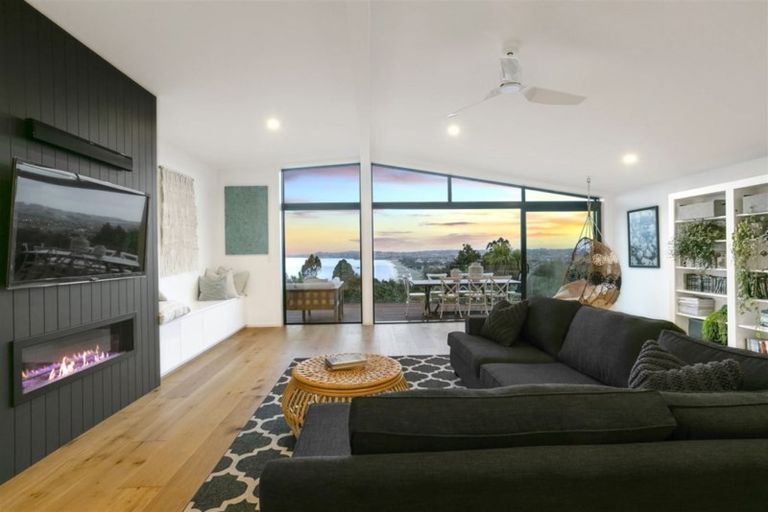 Photo of property in 10 Hillcrest Road, Hatfields Beach, Orewa, 0931