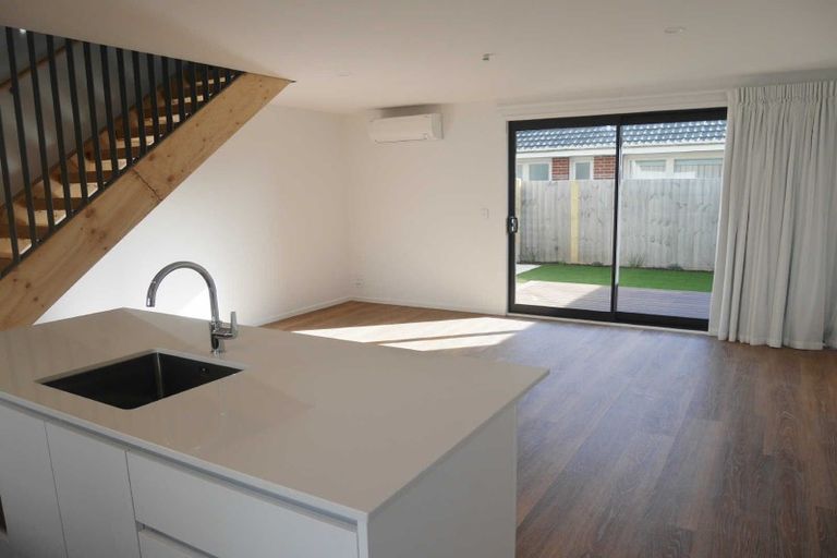 Photo of property in 3/23 Hills Road, Edgeware, Christchurch, 8013