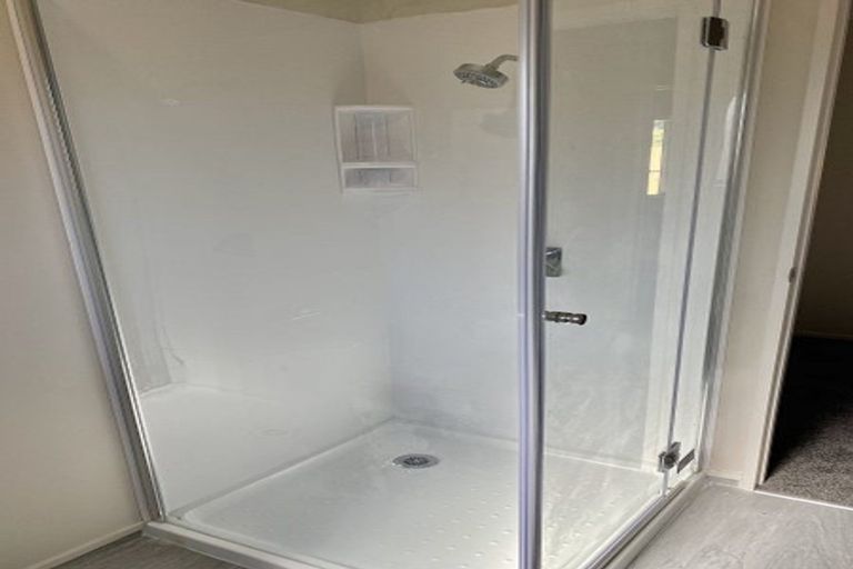 Photo of property in 51a Woodside Road, Massey, Auckland, 0614