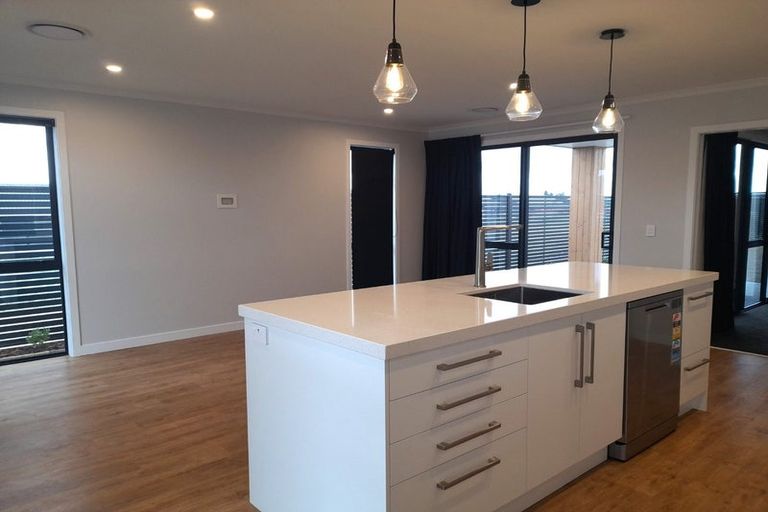 Photo of property in 33 Ngaru Crescent, Wharewaka, Taupo, 3330