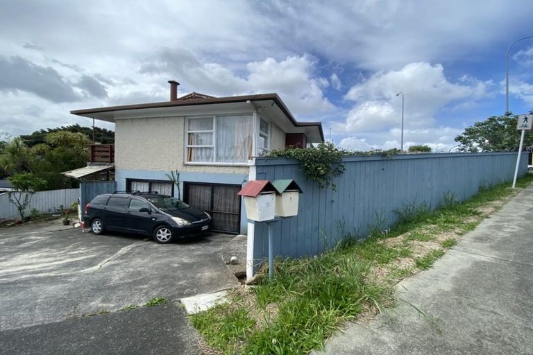 Photo of property in 1 Glenmore Road, Pakuranga Heights, Auckland, 2010