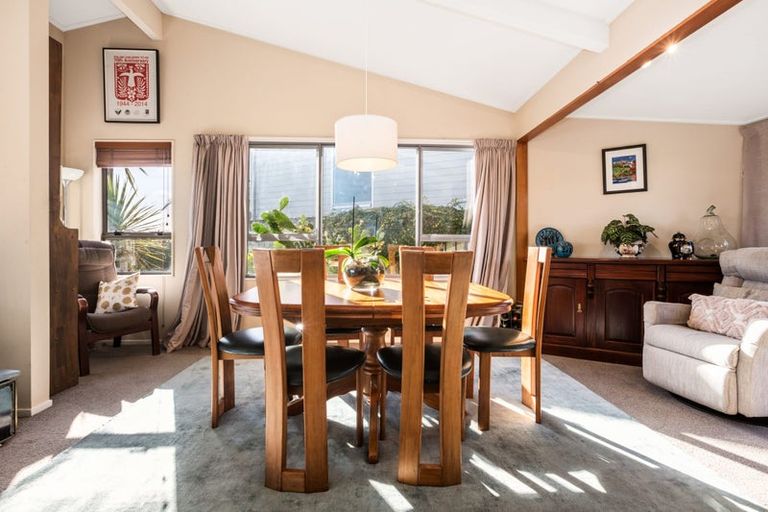 Photo of property in 2 Forth Place, Papakowhai, Porirua, 5024