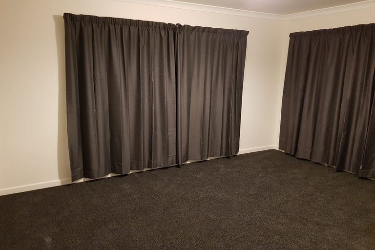 Photo of property in 15 Grimseys Road, Redwood, Christchurch, 8051