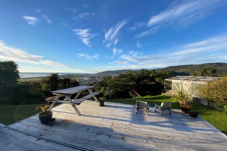 Photo of property in 3 Arnott Heights East, Greymouth, 7805
