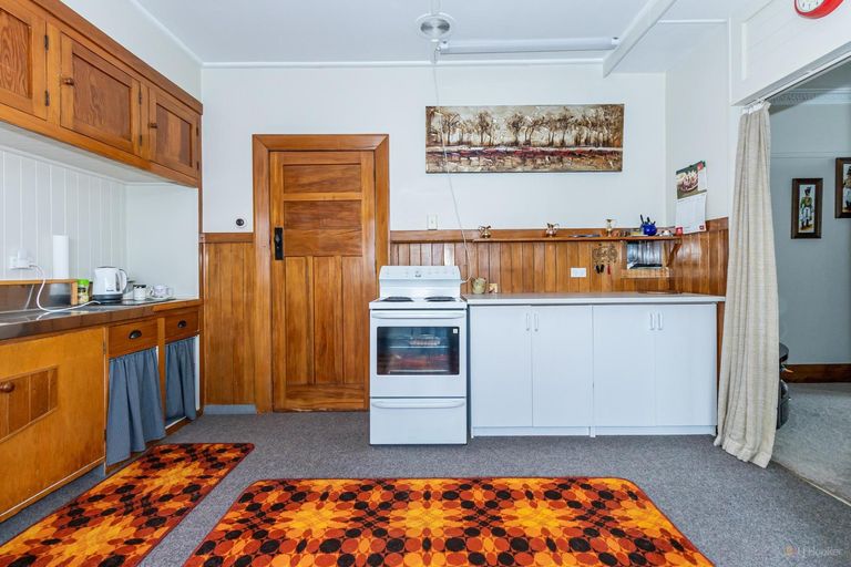 Photo of property in 1 Maude Street, Waimate, 7924