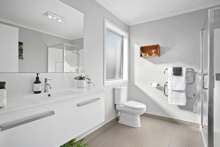 Photo of property in 46 Plescher Crescent, Leamington, Cambridge, 3432