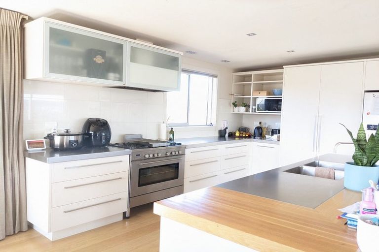 Photo of property in 2 Mccauley Grove, Hilltop, Taupo, 3330