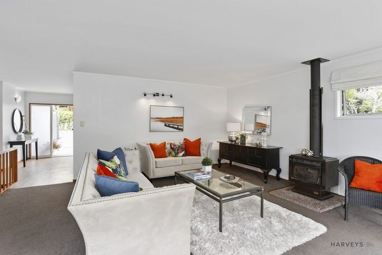 Photo of property in 201 Godley Road, Titirangi, Auckland, 0604