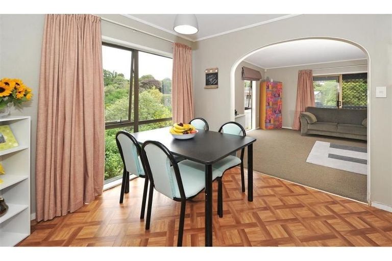 Photo of property in 37 Aronia Way, Goodwood Heights, Auckland, 2105