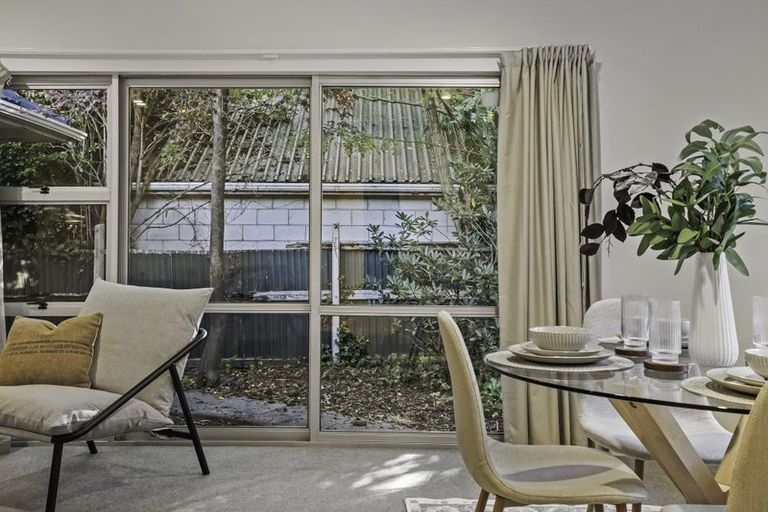 Photo of property in 2/94a Staveley Street, Avonhead, Christchurch, 8042