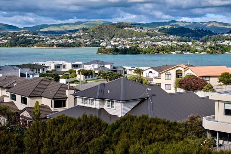 Photo of property in 21 Pendennis Point, Camborne, Porirua, 5026