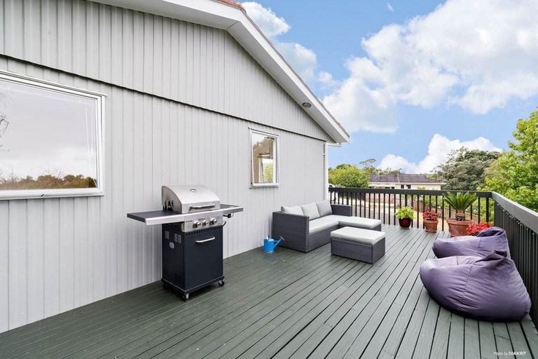 Photo of property in 2/28 Scarlock Avenue, Browns Bay, Auckland, 0630