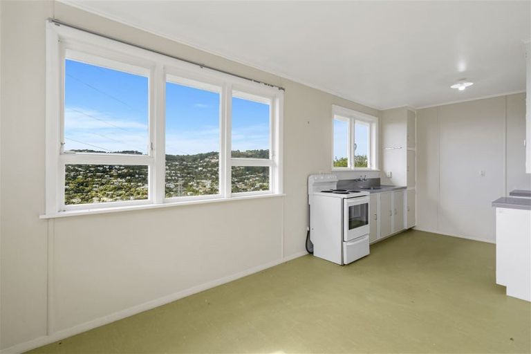 Photo of property in 5 Chequers Way, Crofton Downs, Wellington, 6035