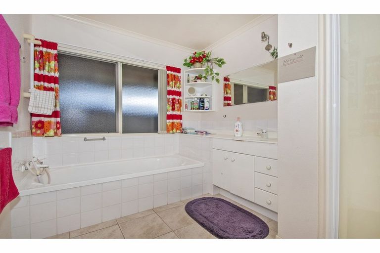 Photo of property in 11 Bush Haven Drive, Te Kamo, Whangarei, 0112