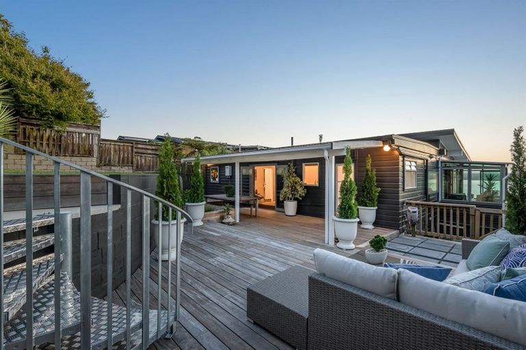 Photo of property in 17 Brigantine Drive, Beach Haven, Auckland, 0626