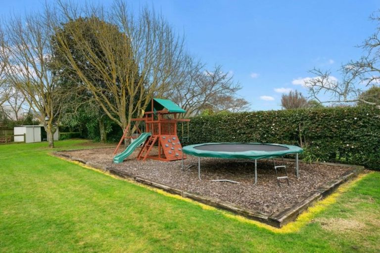 Photo of property in 24 Cowley Drive, Leamington, Cambridge, 3432